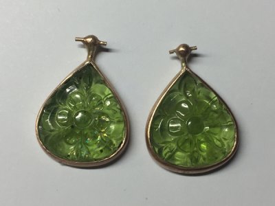 gravierte Peridots