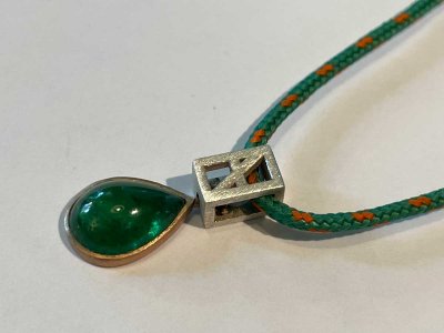 LENA Zeichen mit Demantoid