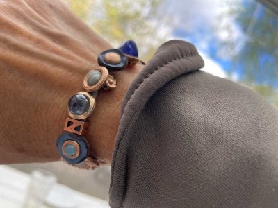 Edelstein Leder Gold auf flexiblem Band